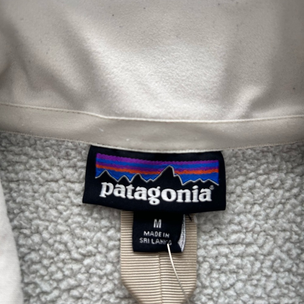 Patagonia Women’s’ Outwear Vest Tan Med - Picture 2 of 6